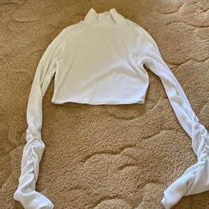 Fashion nova woman’s size small crop sweater, long sleeve